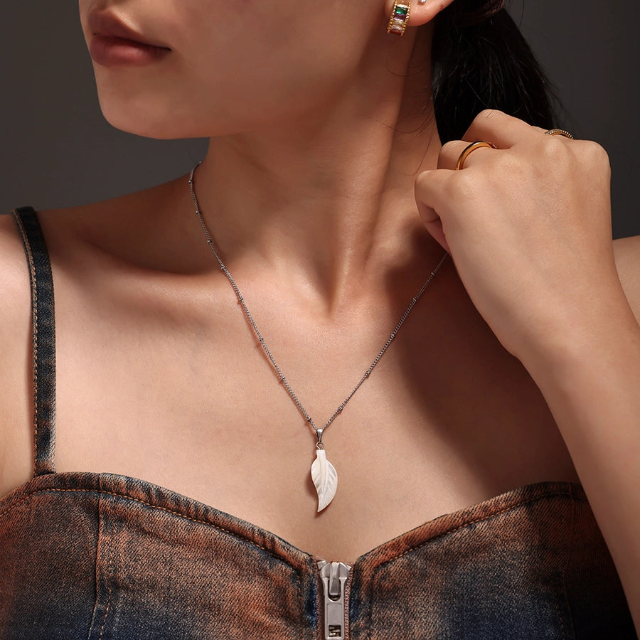 Jewelry Elegant Irregular Leaf 304 Stainless Steel Shell Pendant Necklace