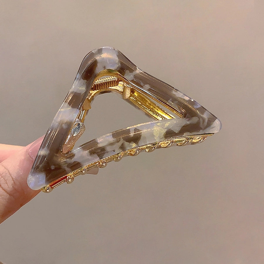 Women's Sweet Simple Style Triangle Alloy Resin Hollow Out Hair Claws