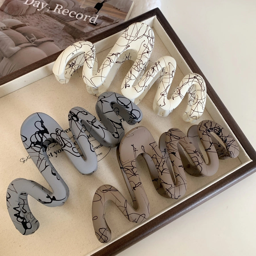 simple style artistic lines plastic hair claws