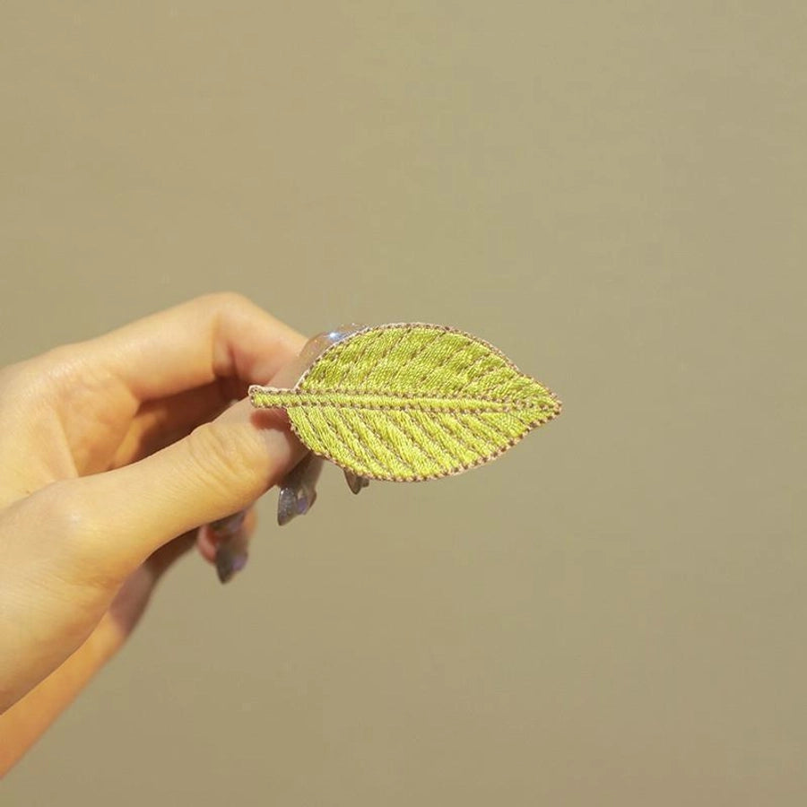 Embroidered leaves! Fresh hairpin! Exquisite bangs clip forehead high-grade Leaf side clip headdress broken hairpin