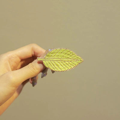 Embroidered leaves! Fresh hairpin! Exquisite bangs clip forehead high-grade Leaf side clip headdress broken hairpin