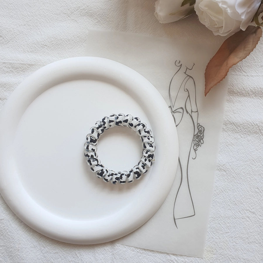 basic leopard plastic hair tie