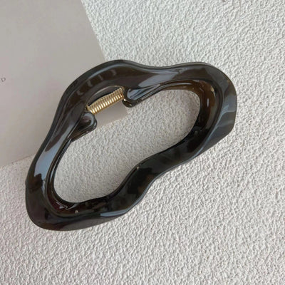 simple style irregular solid color plastic resin hollow out hair claws