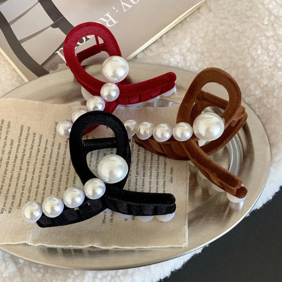 retro geometric imitation pearl flannel criss cross hair claws