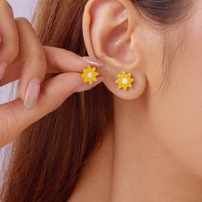 Premium Little Daisy Flower Bracelet Necklace Ear Stud Three-Piece Set Sweet Personality Niche Stainless Steel Ornament