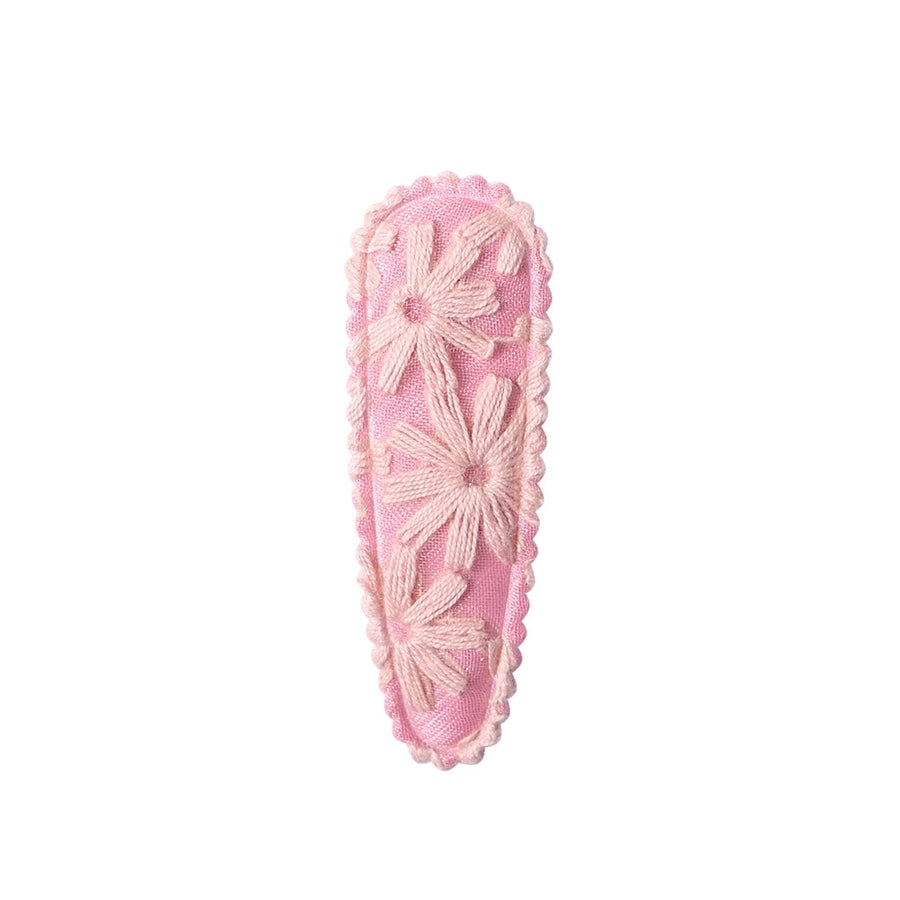 Girl'S Cute Sweet Flower Synthetic Yarn Knit Iron Embroidery Hair Clip