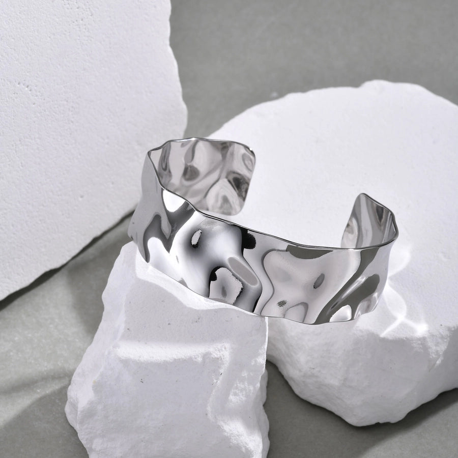 IG Style Exaggerated Classic Style Solid Color Feather Flower 201 Stainless Steel 18K Gold Plated Wide Bracelet In Bulk