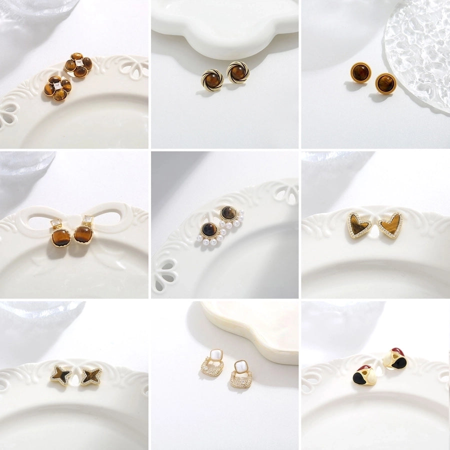 1 Pair Vintage Style Simple Style Geometric Round Heart Shape Plating Inlay Copper Natural Stone Zircon 18K Gold Plated Ear Studs