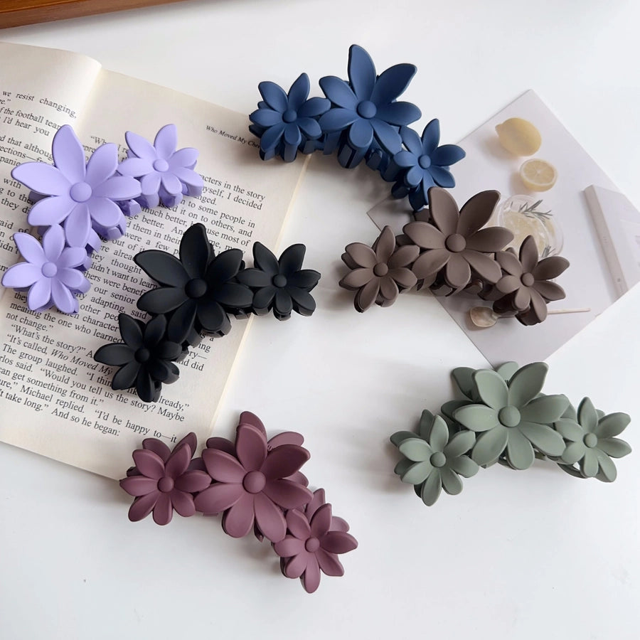 Women's Simple Style Classic Style Flower Plastic Resin Stoving Varnish Hair Claws