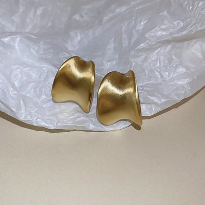 retro c shape solid color metal plating women's earrings 1 pair