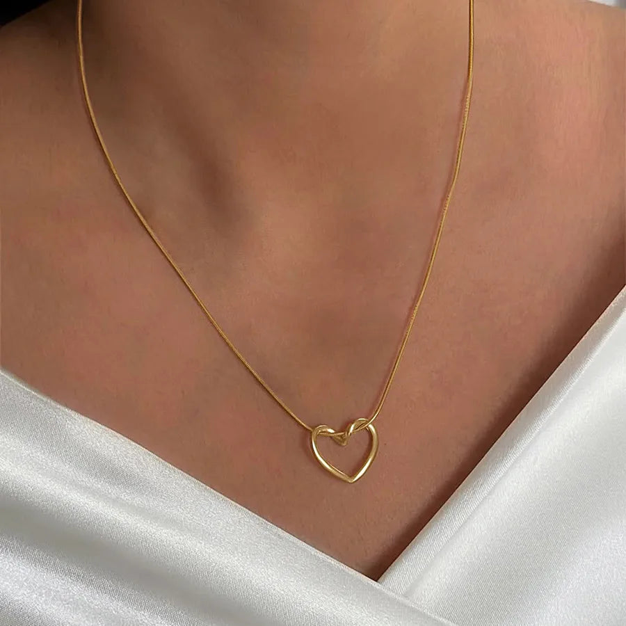 Wholesale Jewelry Simple Style Classic Style Heart Shape 201 Stainless Steel 304 Stainless Steel Pendant Necklace snake chain