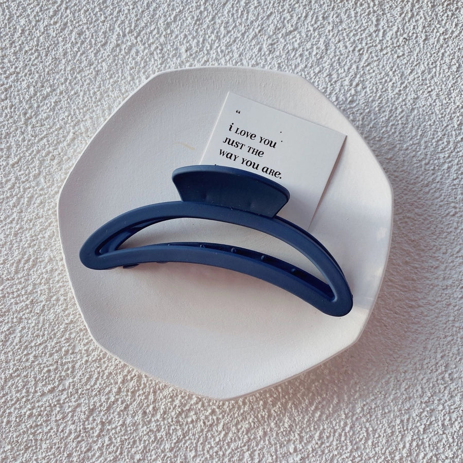 women's simple style solid color plastic hair clip