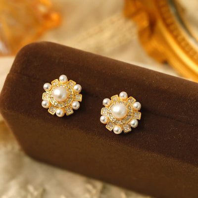 1 Pair Elegant Vintage Style Round Plating Inlay Copper Pearl Zircon 18K Gold Plated Ear Studs
