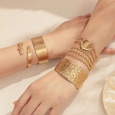 Simple Style Roman Style British Style Leaf Heart Shape Solid Color 304 Stainless Steel Bangle In Bulk