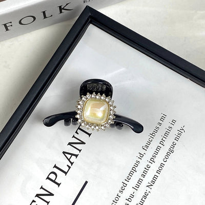 Women's Cute Sweet Simple Style Letter Flower Bow Knot Artificial Crystal Synthetic Resin Inlay Artificial Crystal Artificial Rhinestones Hair Clip