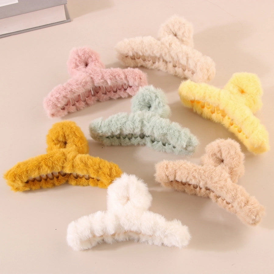 Women's Simple Style Solid Color Plush Handmade Hair Claws