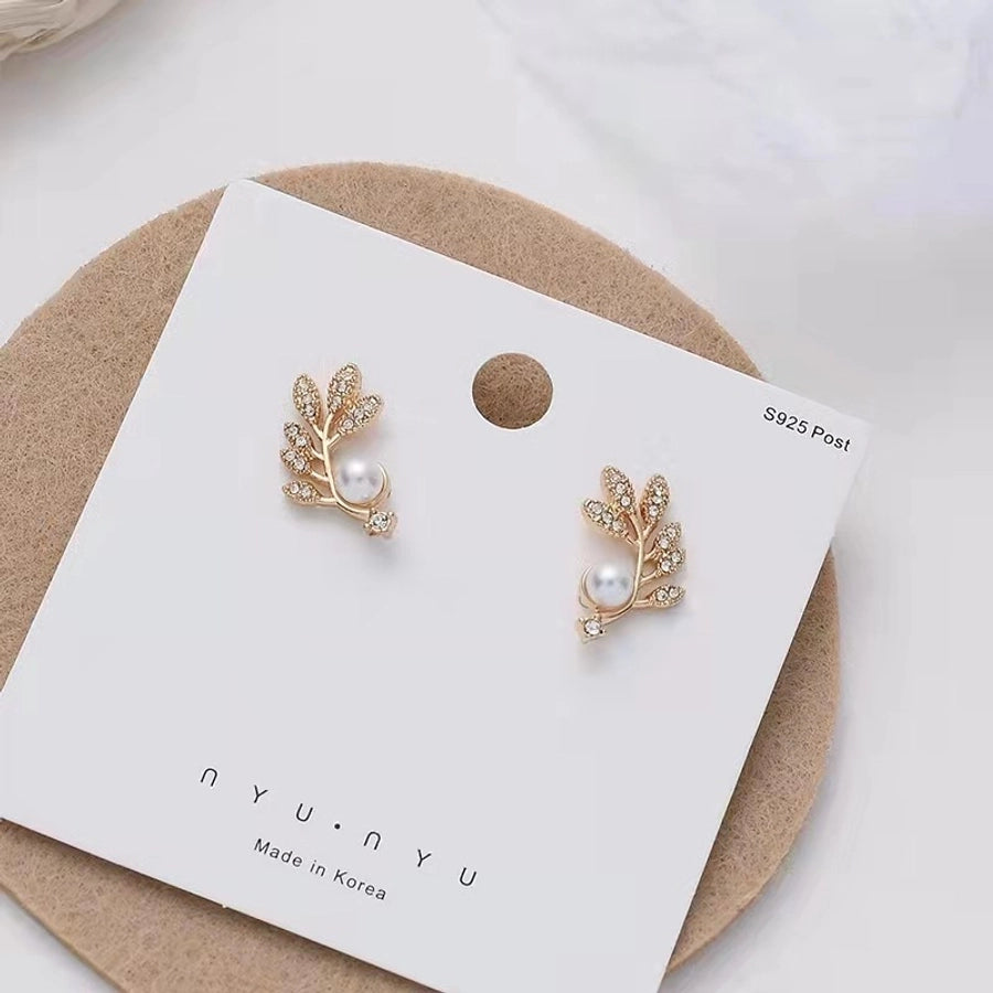 1 Pair Simple Style Leaf Inlay Copper Rhinestones Pearl Ear Studs