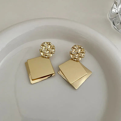 retro c shape solid color metal plating women's earrings 1 pair