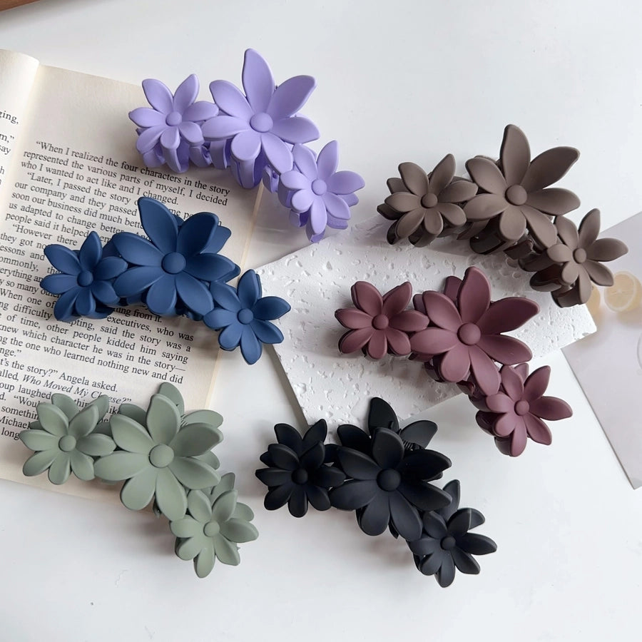 Women's Simple Style Classic Style Flower Plastic Resin Stoving Varnish Hair Claws