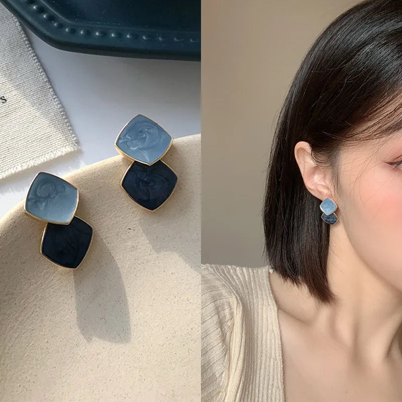 French retro earrings women's temperament earrings high-end feeling mosquito-repellent incense plate ear clip women's No ear hole pearl earrings women's wholesale