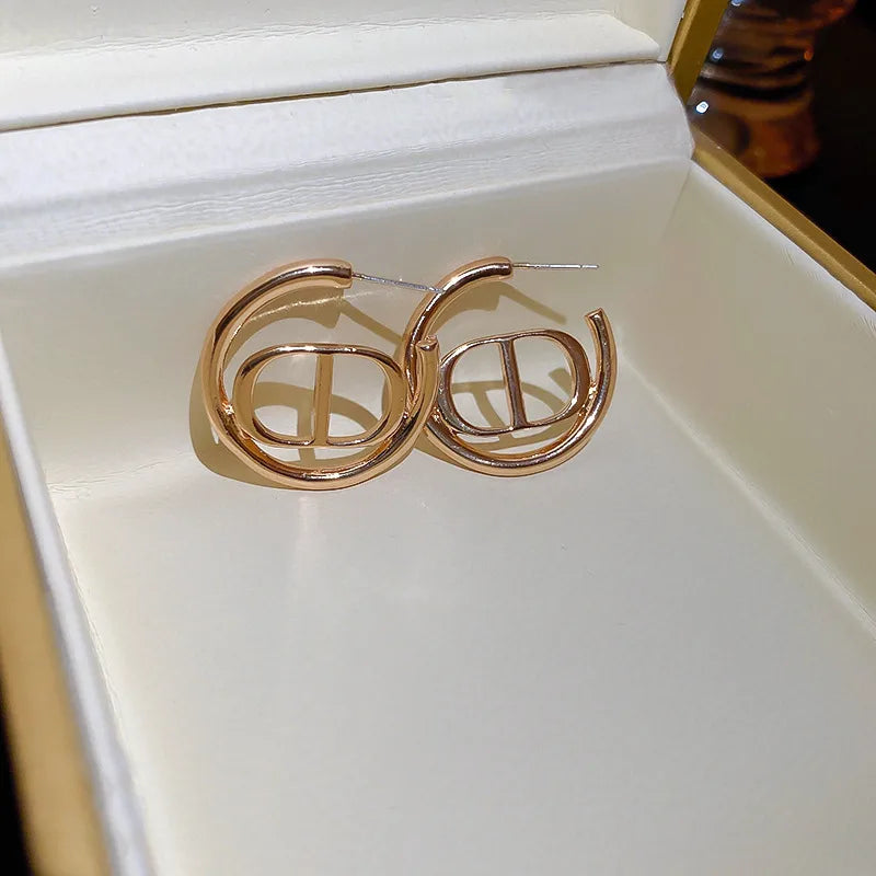 retro c shape solid color metal plating women's earrings 1 pair