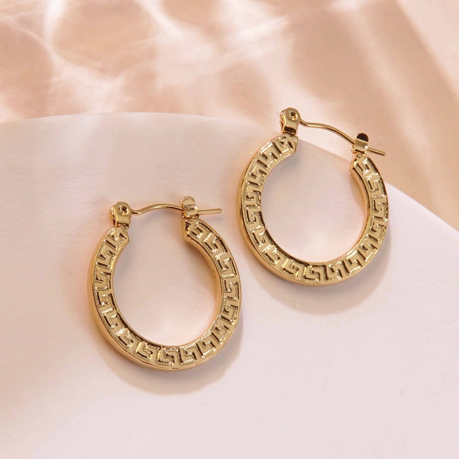 1 Pair Simple Style Classic Style Commute Geometric Heart Shape Strawberry Hollow Out 304 Stainless Steel Imitation Gold  Earrings Ear Studs