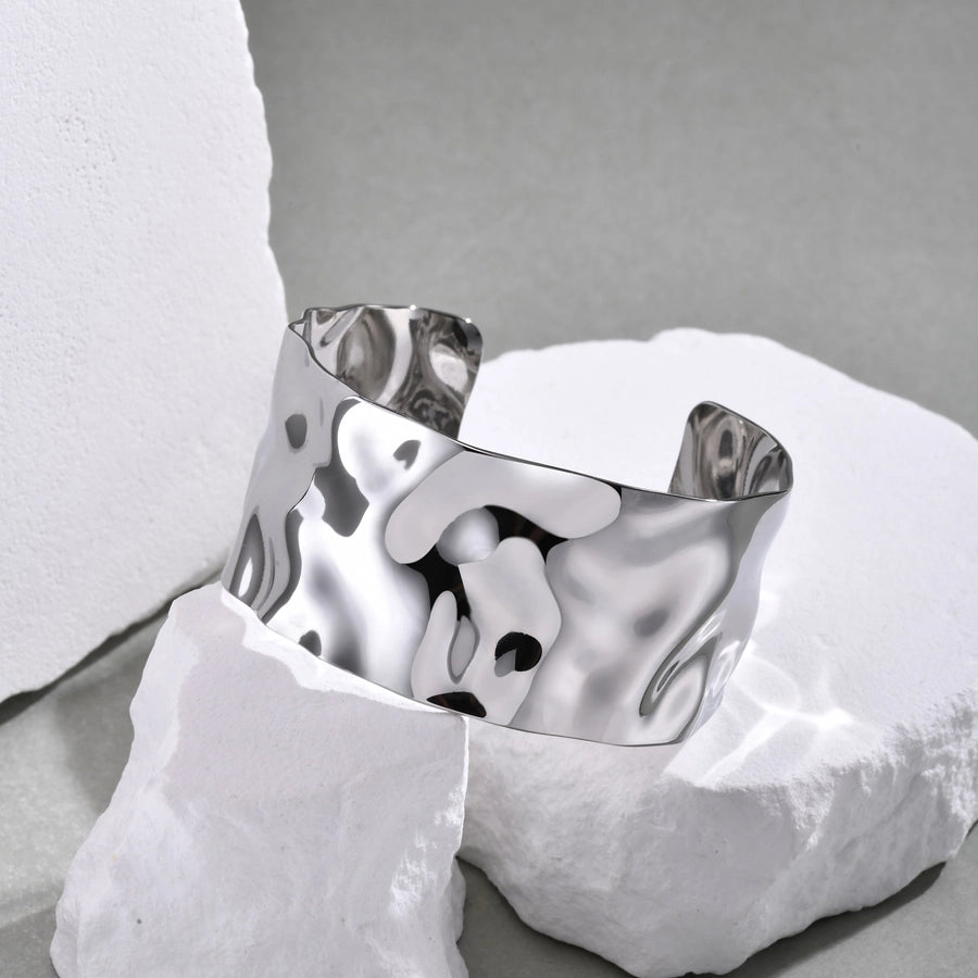 IG Style Exaggerated Classic Style Solid Color Feather Flower 201 Stainless Steel 18K Gold Plated Wide Bracelet In Bulk