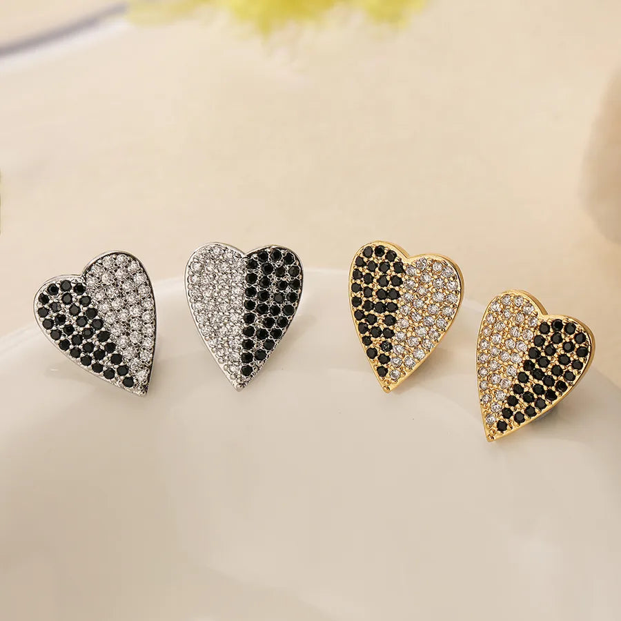 1 Pair Retro Simple Style Commute Heart Shape Inlay Copper Zircon Ear Studs