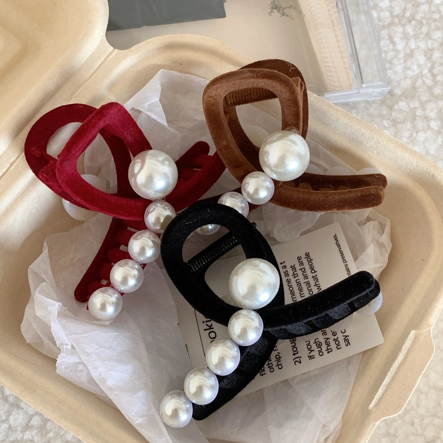 retro geometric imitation pearl flannel criss cross hair claws