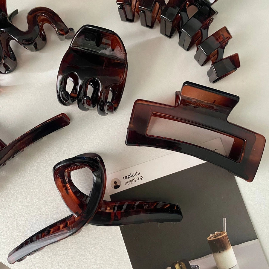 Women's Simple Style Commute IG Style Solid Color Lines Plastic Spray Paint Hair Claws