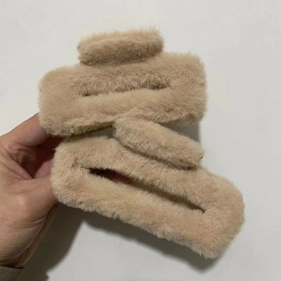 Korean Simple Plush Grab Clip Girl Autumn and Winter New Back Head Hair Clip Elegant Hair Grab Shark Clip Hair Accessories