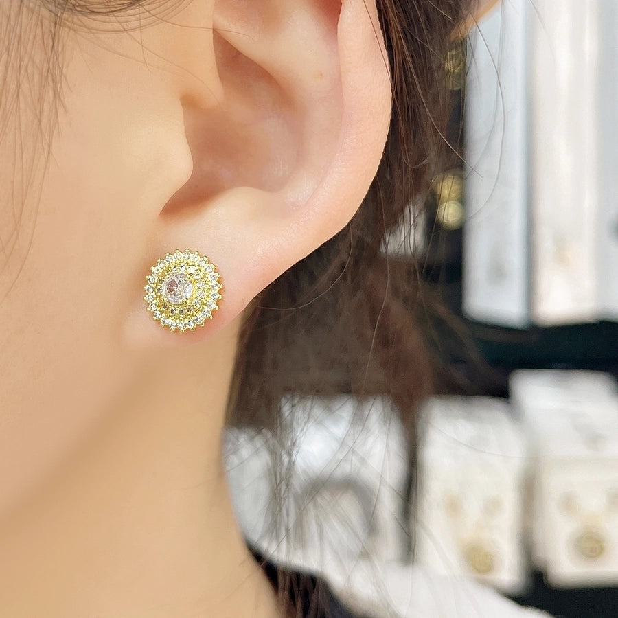 1 Pair Elegant Luxurious Simple Style Water Droplets Daisy Plating Copper 18K Gold Plated Gold Plated Ear Studs