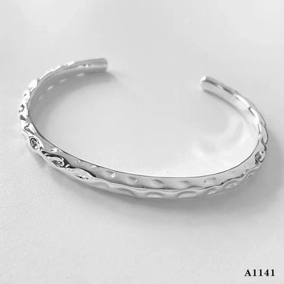 Casual Elegant Heart Shape 304 Stainless Steel 16K Gold Plated White Gold Plated Bracelets Bangle In Bulk