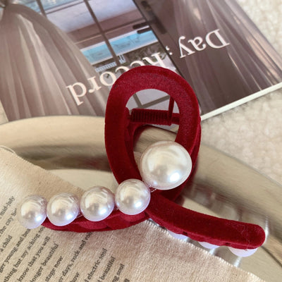 retro geometric imitation pearl flannel criss cross hair claws