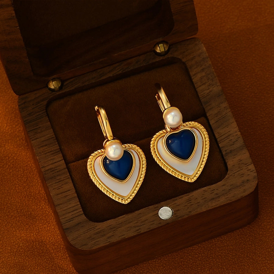 1 Pair Elegant Simple Style Heart Shape Eye Bee Inlay Copper Freshwater Pearl Zircon 18K Gold Plated Drop Earrings