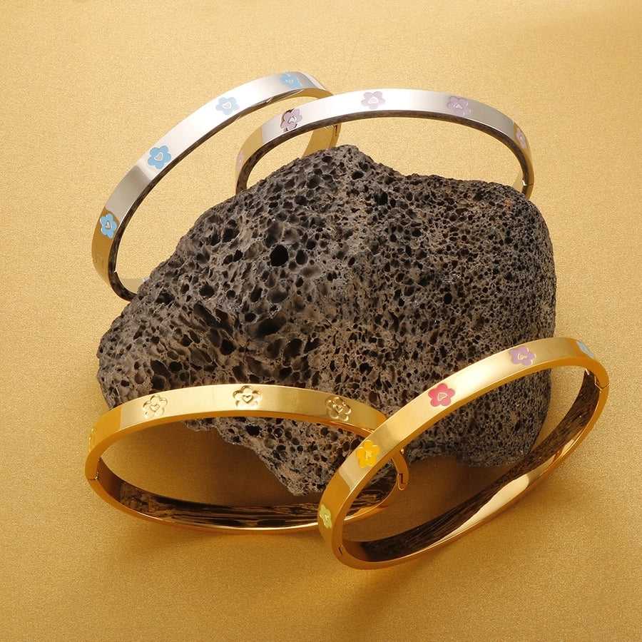 Elegant Heart Shape Flower Titanium Steel Bangle In Bulk