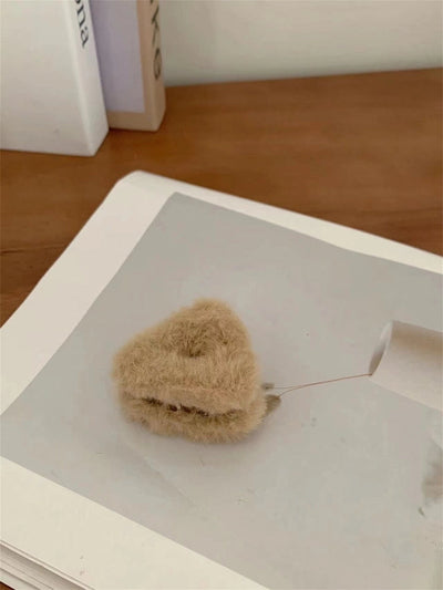 Internet celebrity Triangle Plush hairpin back head updo hair clip female grip high-grade furry shark clip head