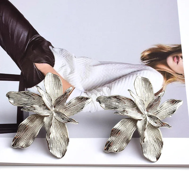 1 pair exaggerated lady roman style flower plating alloy ear studs