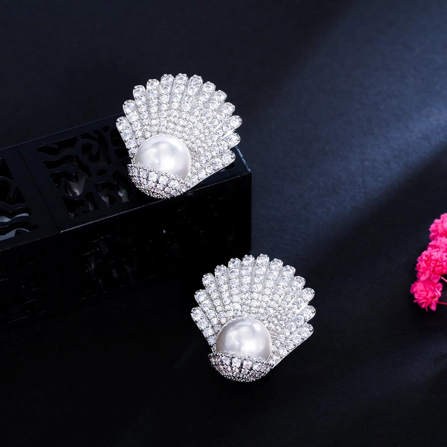 1 Pair Elegant Luxurious Sector Plating Inlay Copper Pearl Zircon White Gold Plated Ear Studs