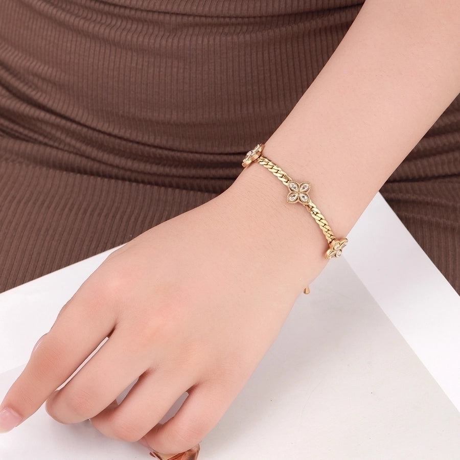 Elegant Classic Style Four Leaf Clover Flower 304 Stainless Steel Zircon Bracelets In Bulk