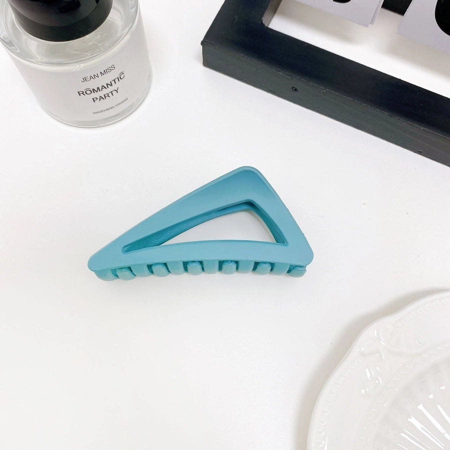 women's simple style triangle plastic hair claws