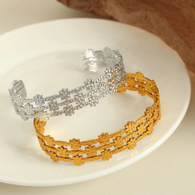 Simple Style Leaves Solid Color Flower Titanium Steel 18K Gold Plated Bangle In Bulk
