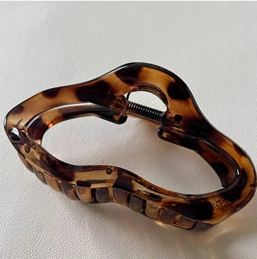 Women's French Style IG Style Solid Color Plastic Spray Paint Hair Claws