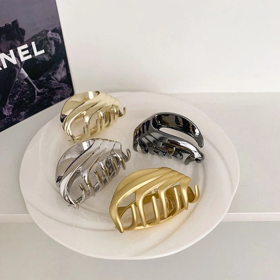 Women's Casual Simple Style Solid Color Alloy Hair Claws