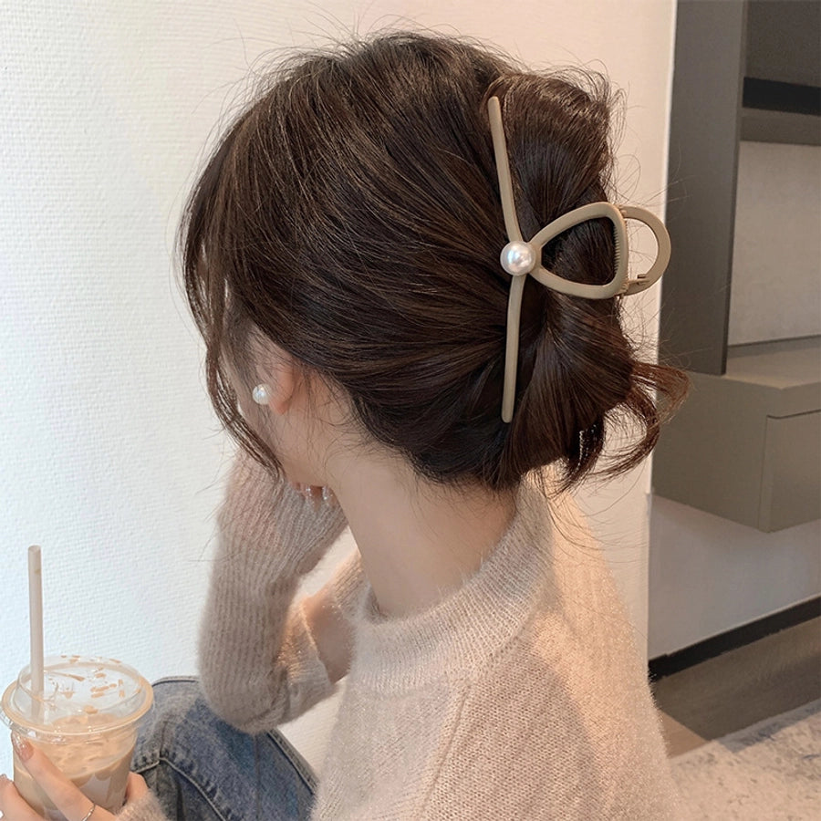 Frosted Grab Clip Oversized Hairpin Back of Head Advanced Sense Hair Volume Thick Hair Pearl Shark Clip Women's Early Spring