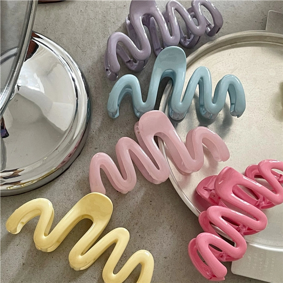 Women's Sweet Korean Style Waves Lines Plastic Hair Claws