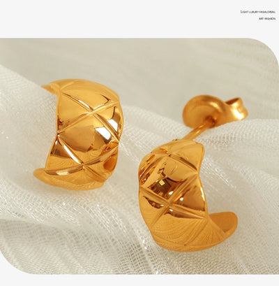 1 Pair IG Style Elegant Commute C Shape Argyle Polishing Plating 304 Stainless Steel 18K Gold Plated Ear Studs