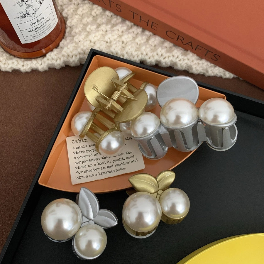 classic style solid color plastic hair claws