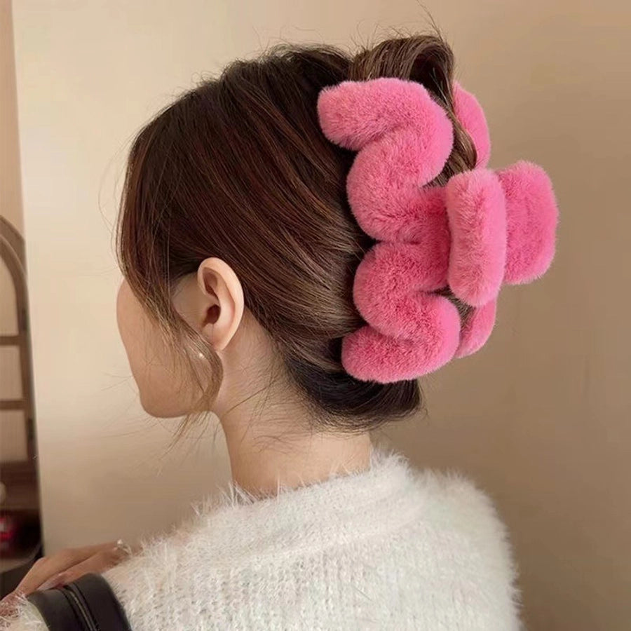 Women's Simple Style Solid Color Plush Hair Claws