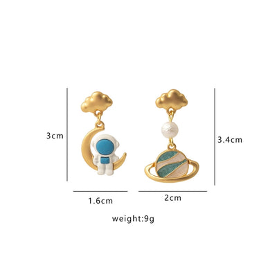 Japanese and Korean series kawaii sweet cute cartoon earrings simple pendant astronaut Planet earrings silver pin